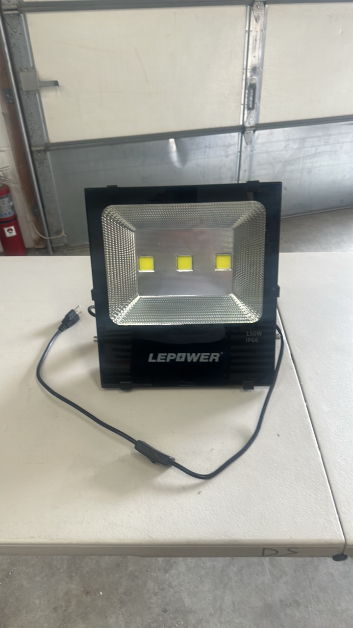 Lepower 150 watt flood light