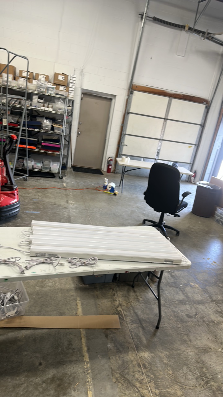 4 ft Linkable lights (lot of 6)