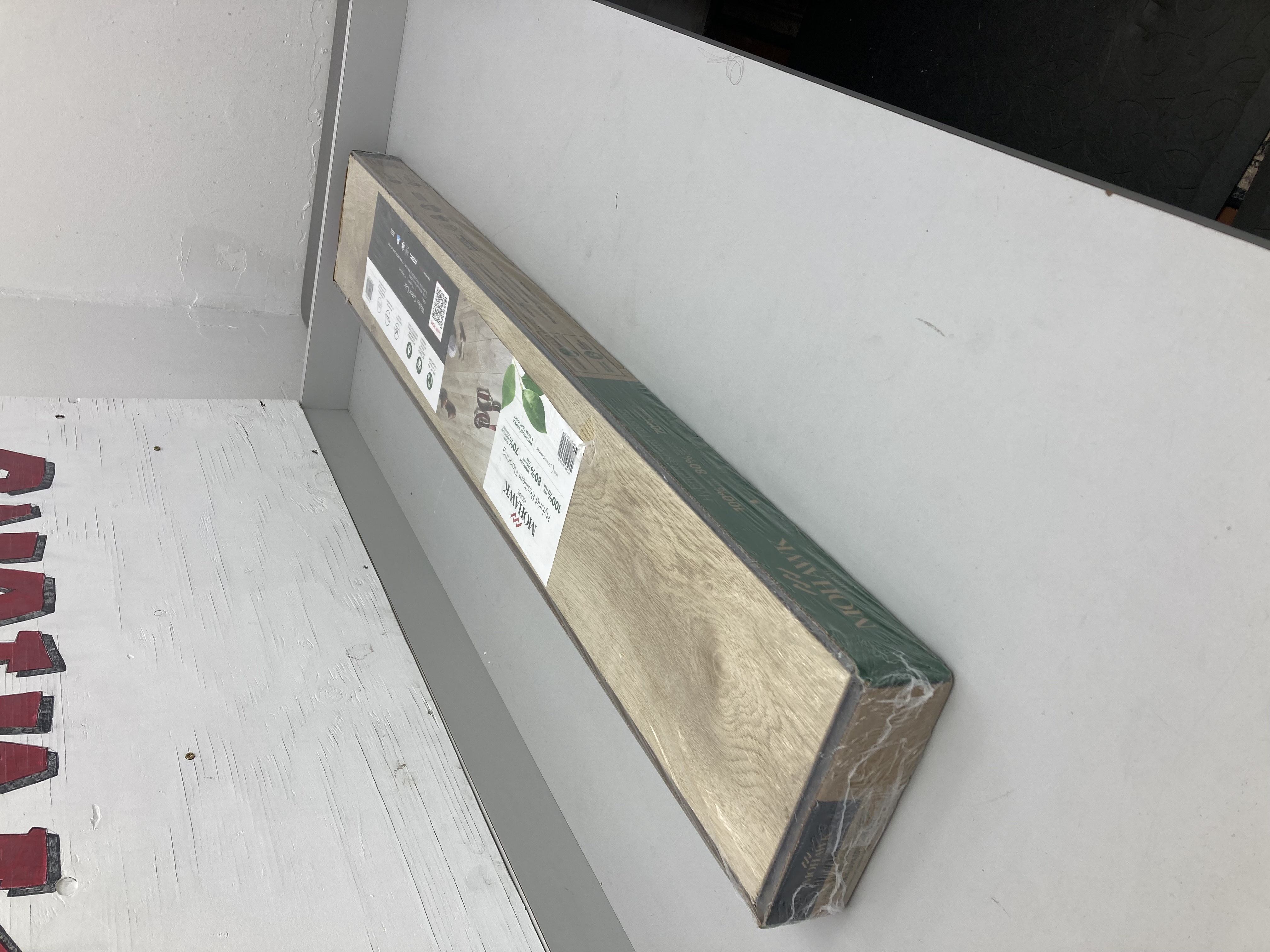 lot 18 image: Mohawk Home Hybrid Resilient Flooring - Walker Creek Oak(30 boxes)