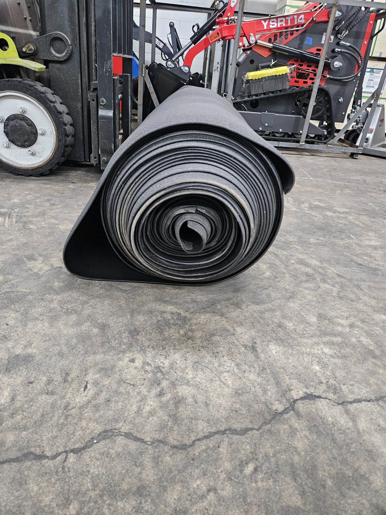 lot 26 image: Rubber Padded Flooring