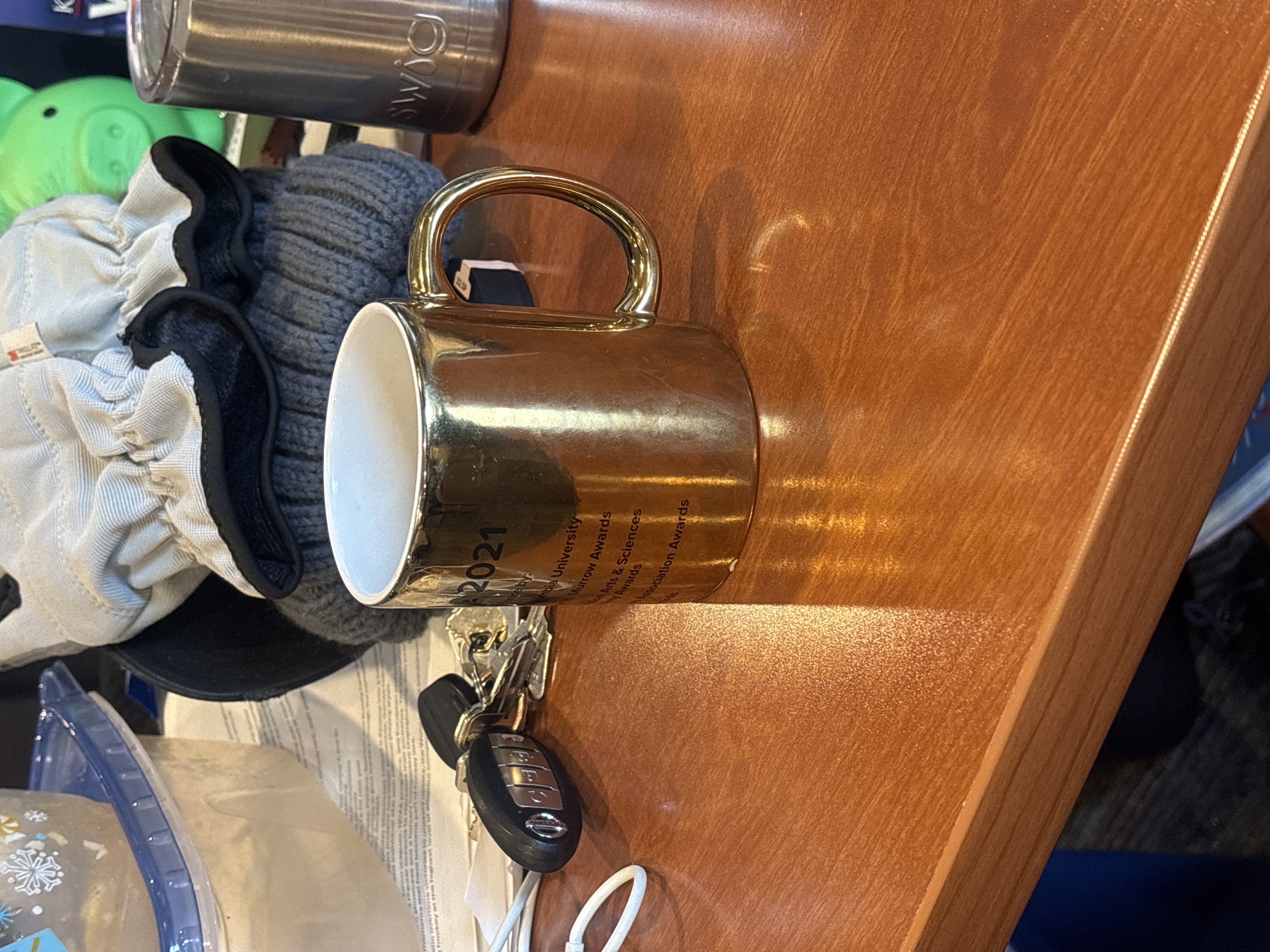 lot 102 image: Case of Philips Fluorescent Light Bulbs, 12 bulbs, FB40CW6EW U-Bulbs 34 Watts T12 Bi-Pin Base