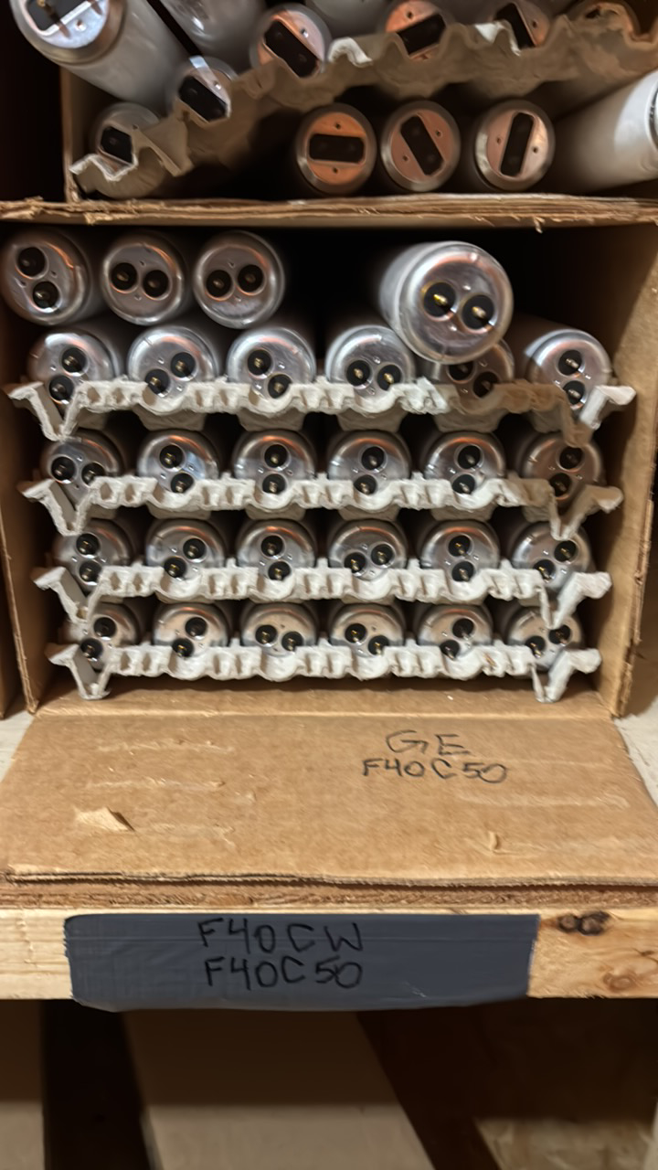lot 129 image: Open Case of General Electric Fluorescent Bulbs, 28 Bulbs in Box, GE F40C50 48 Inches Long