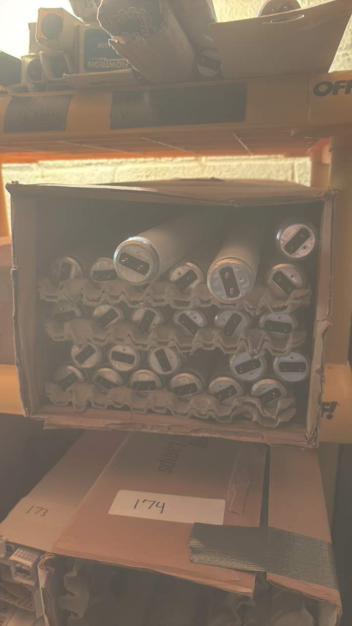 lot 176 image: Open Case of Fluorescent Light Bulbs, 25 Bulbs, 20T12 Excella, Special Long Life, 24 Inches Long