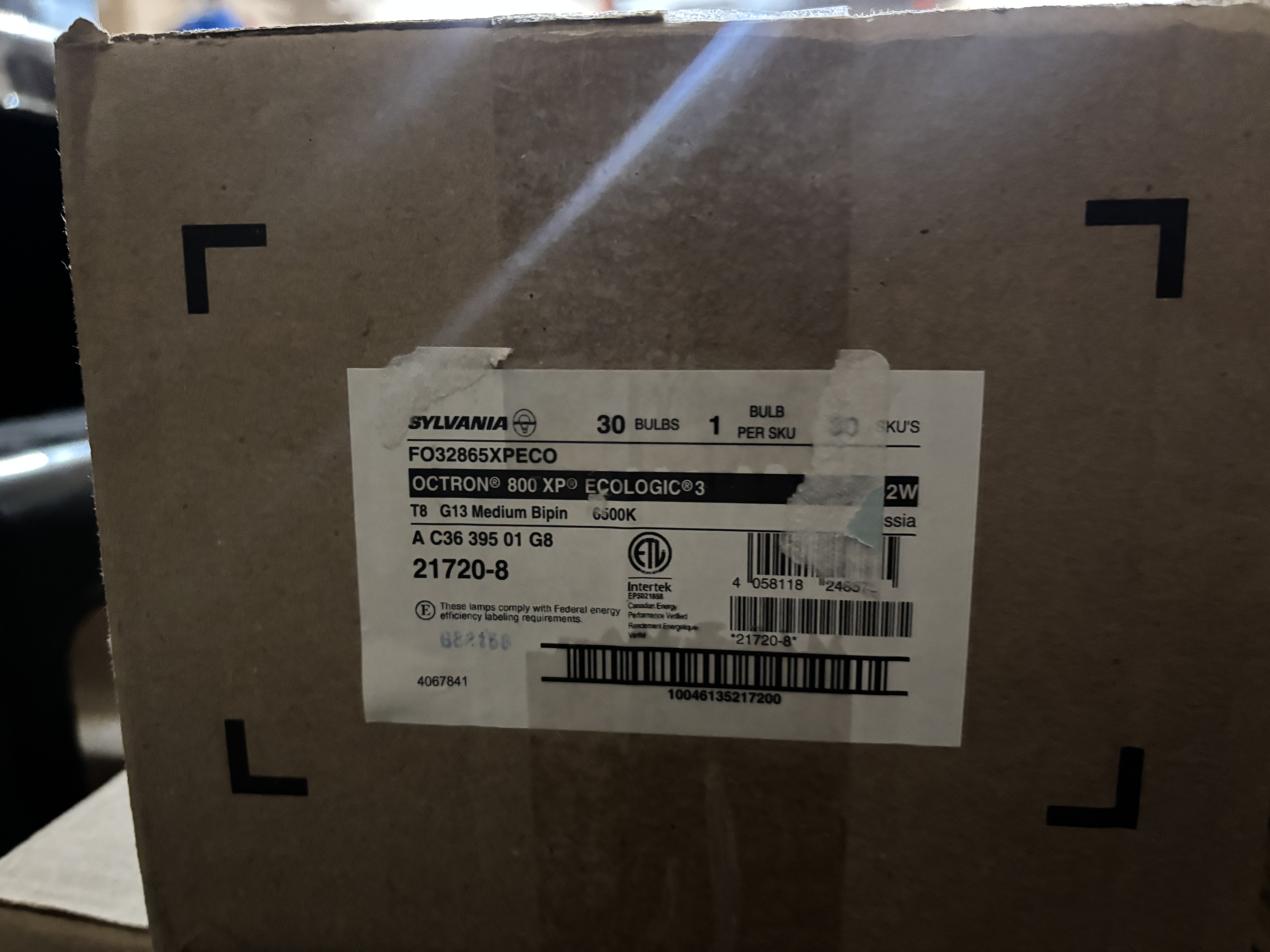 lot 190 image: Box Sylvania Flourescent Light Bulbs, 27 Bulbs, FO32865XPECO, T8 Medium Bi-Pin, 32 Watt, 6000K Cool White