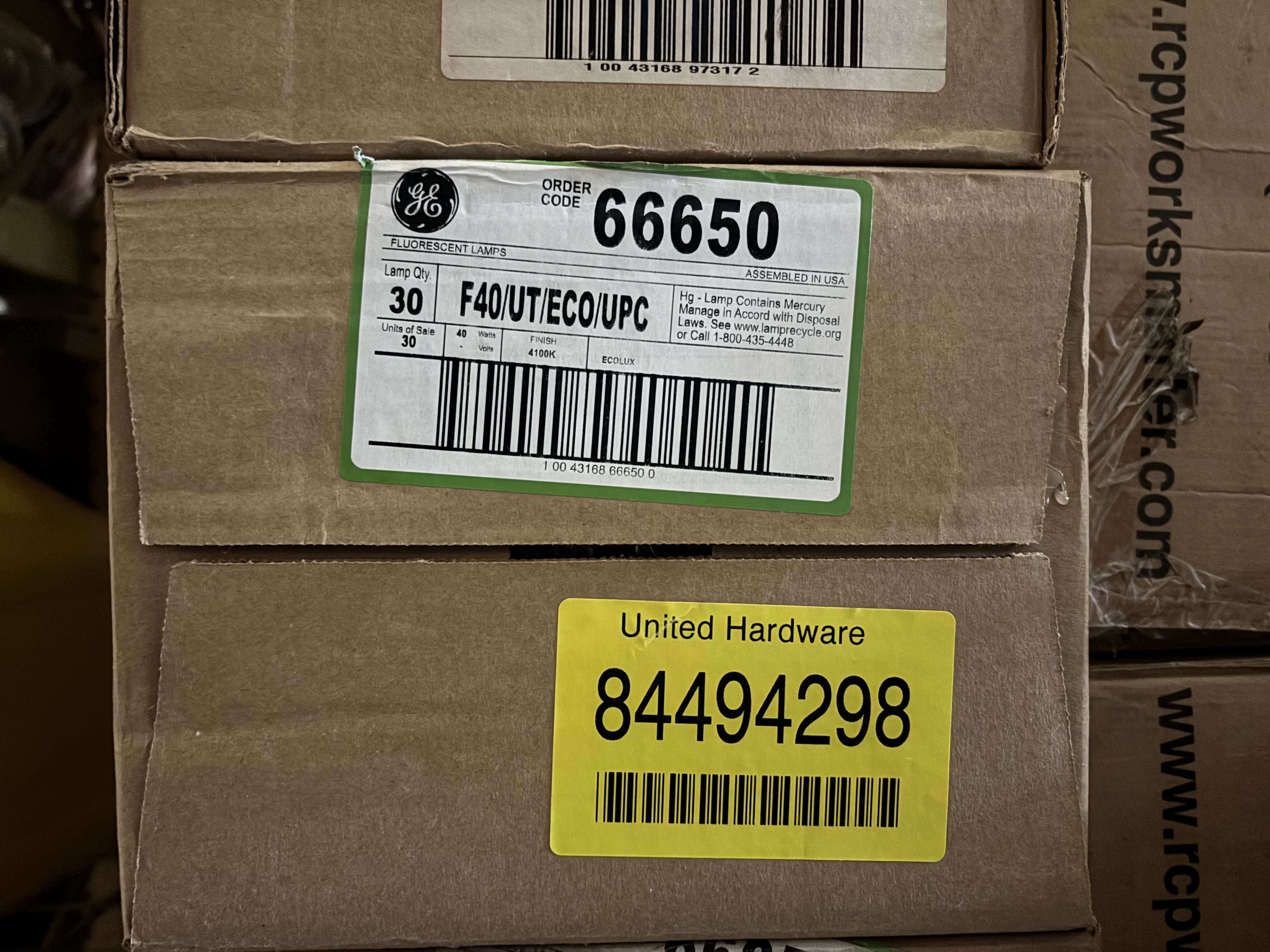 lot 193 image: Box of General Electric Fluorescent Light Bulbs, 30 Bulbs, F40-UT-ECO-UPC, 40 Watts, 4100K Color Temperature