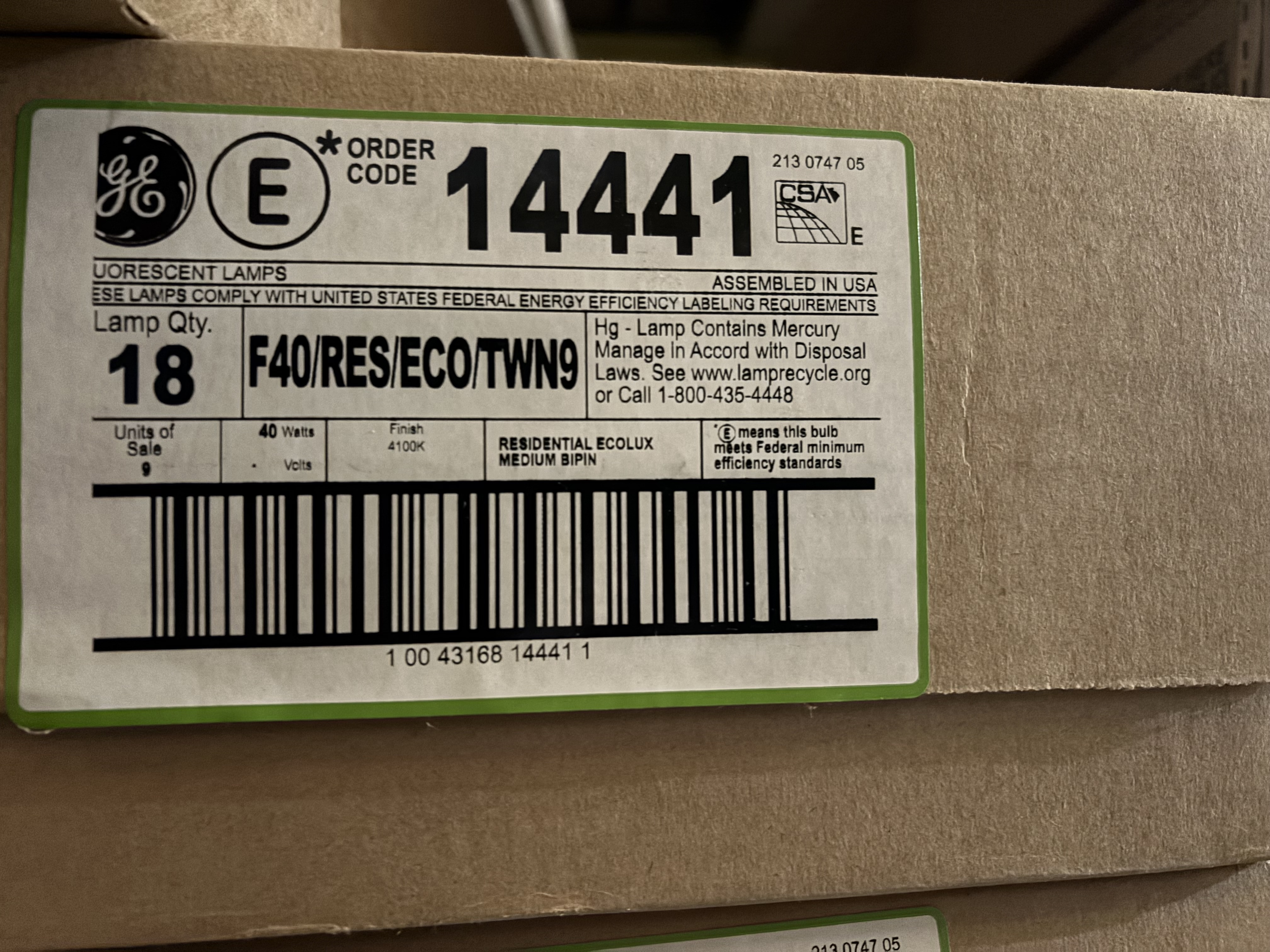 lot 196 image: Box of General Electric Fluorescent Light Bulbs, 18 Bulbs, F40-RES-ECO-TWN9, 40 Watts, 4100K, Medium Bi-Pin