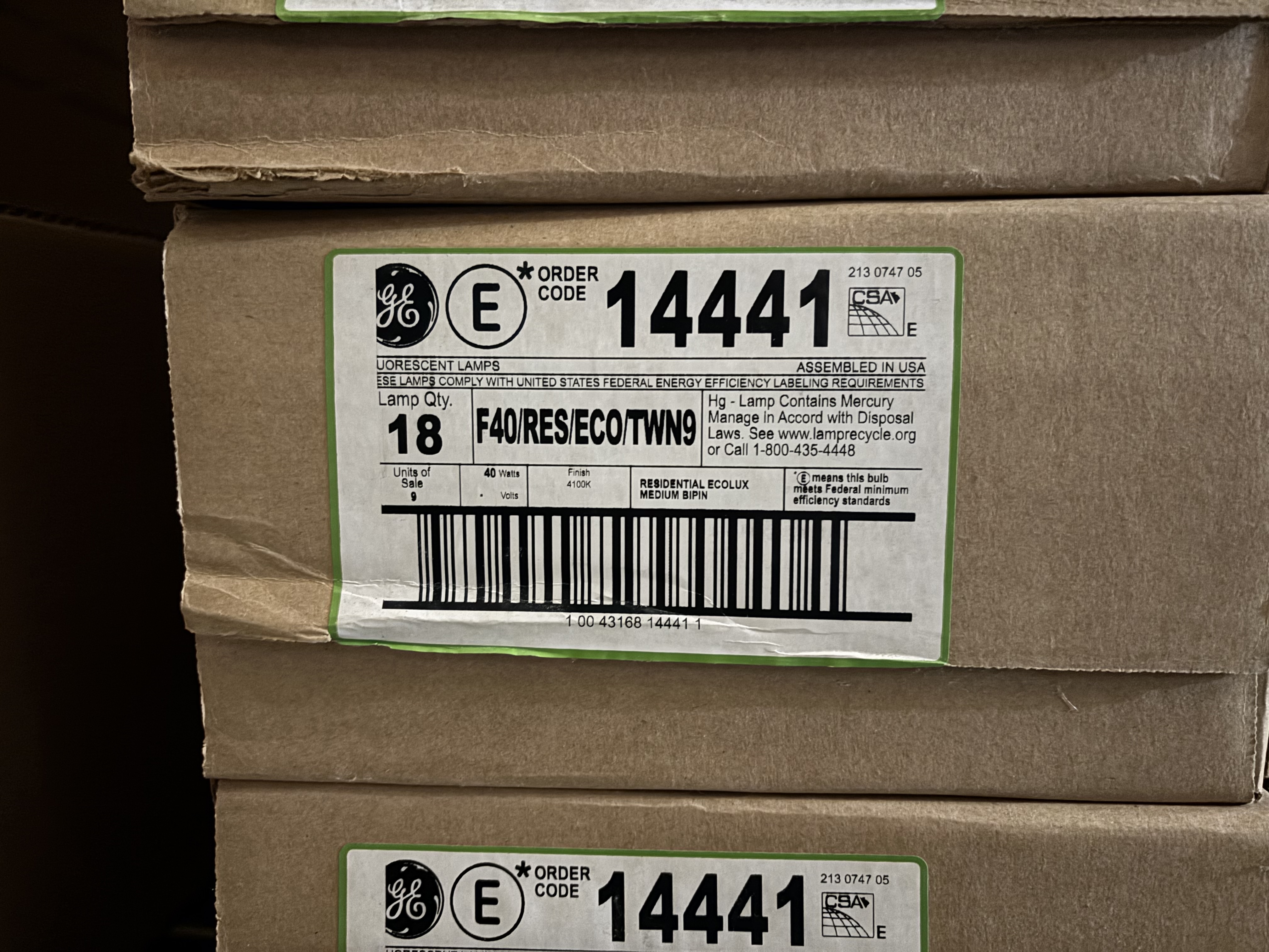 lot 197 image: Box of General Electric Fluorescent Light Bulbs, 18 Bulbs, F40-RES-ECO-TWN9, 40 Watts, 4100K, Medium Bi-Pin