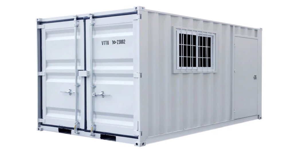 lot 109 image: 12 ft Container