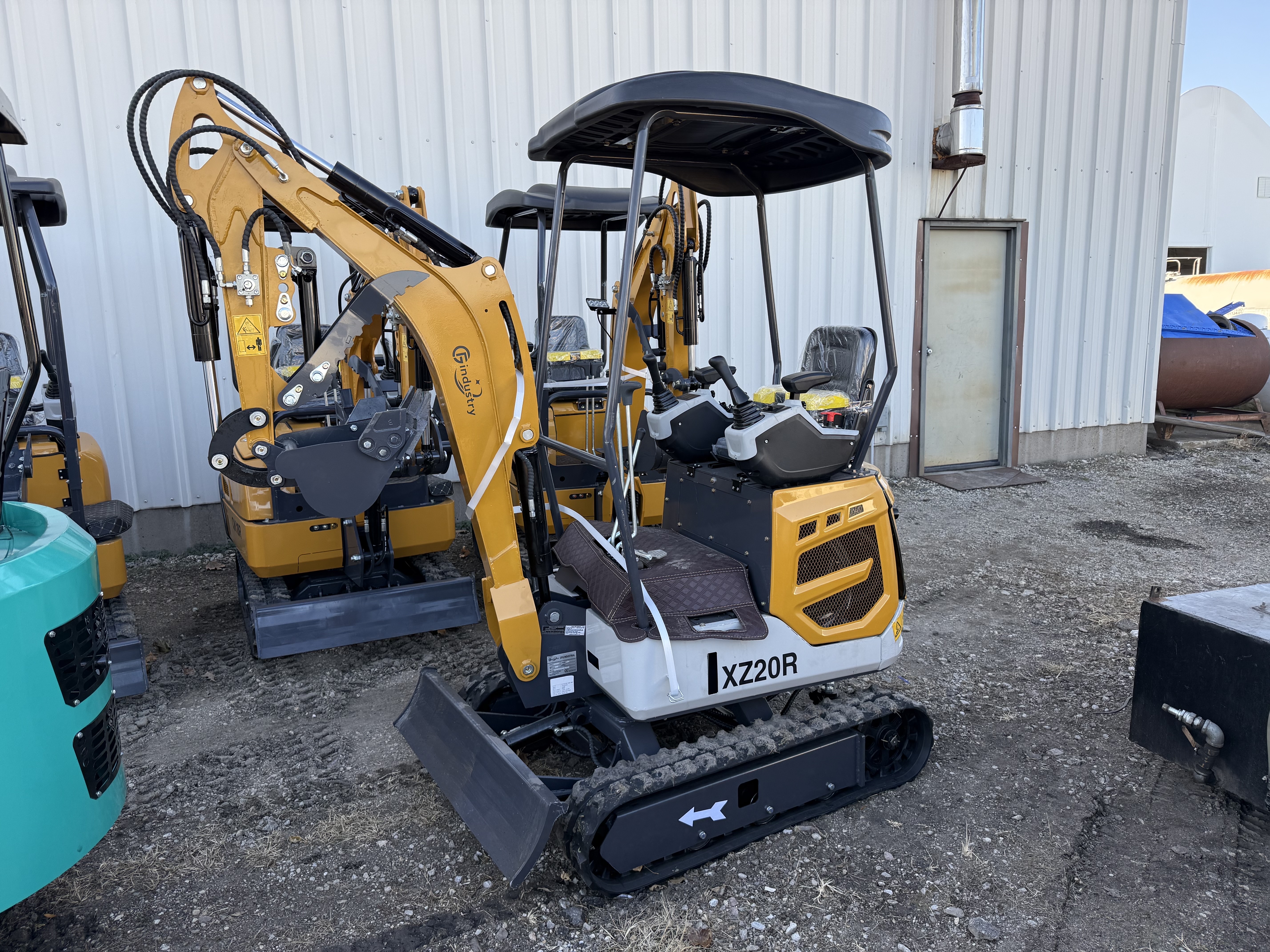 lot 194 image: 2025 CFG Mini Excavator (XZ20R)