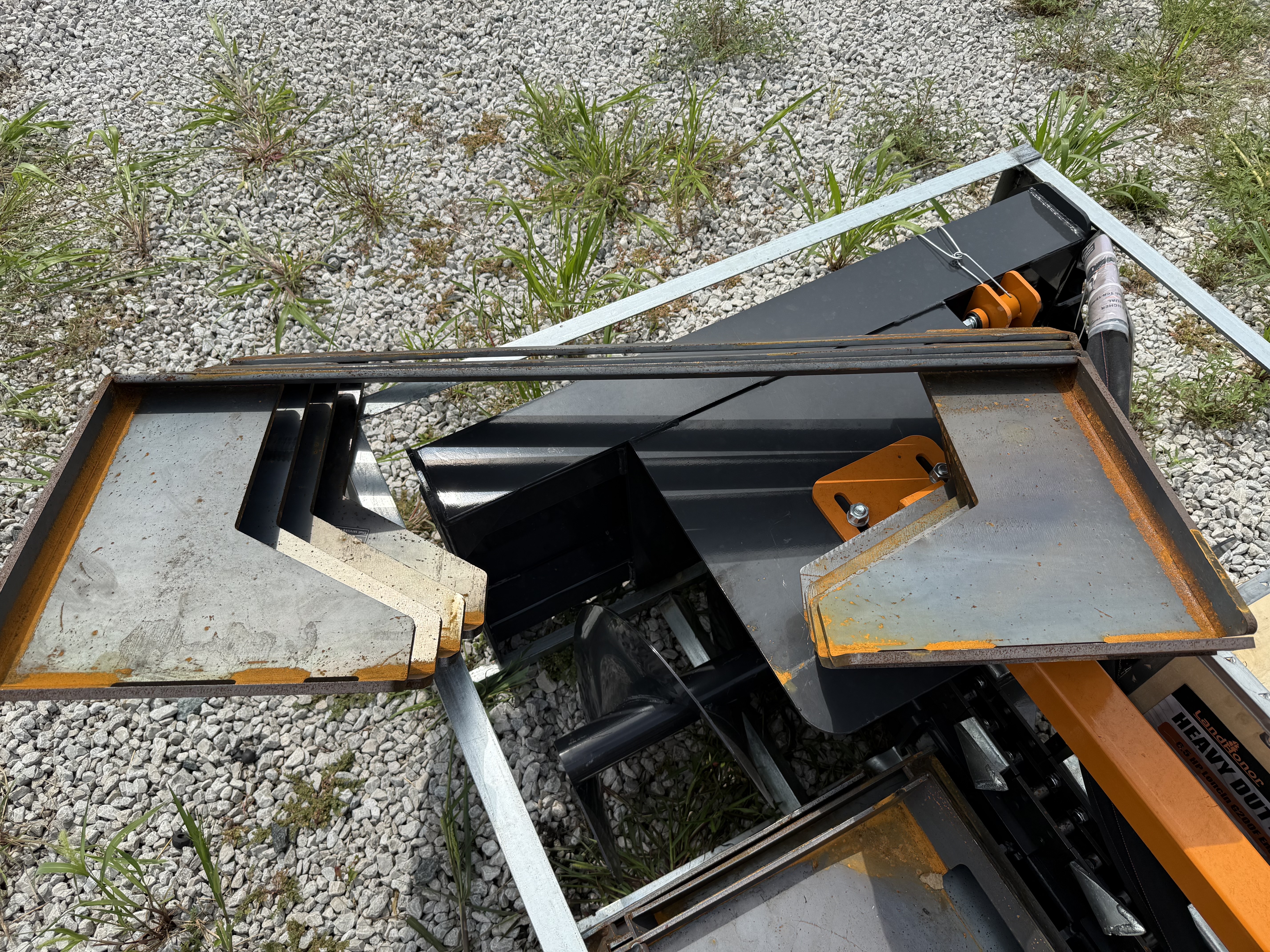 lot 65 image: ECOTRIC 38 Thick Quick Tach Cut Out Skid Steer Mount Plate