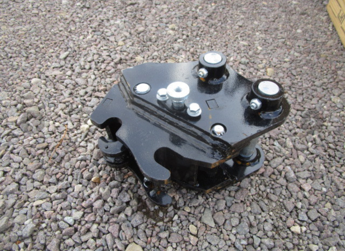 lot 75 image: Mini Excavator Quick Connect