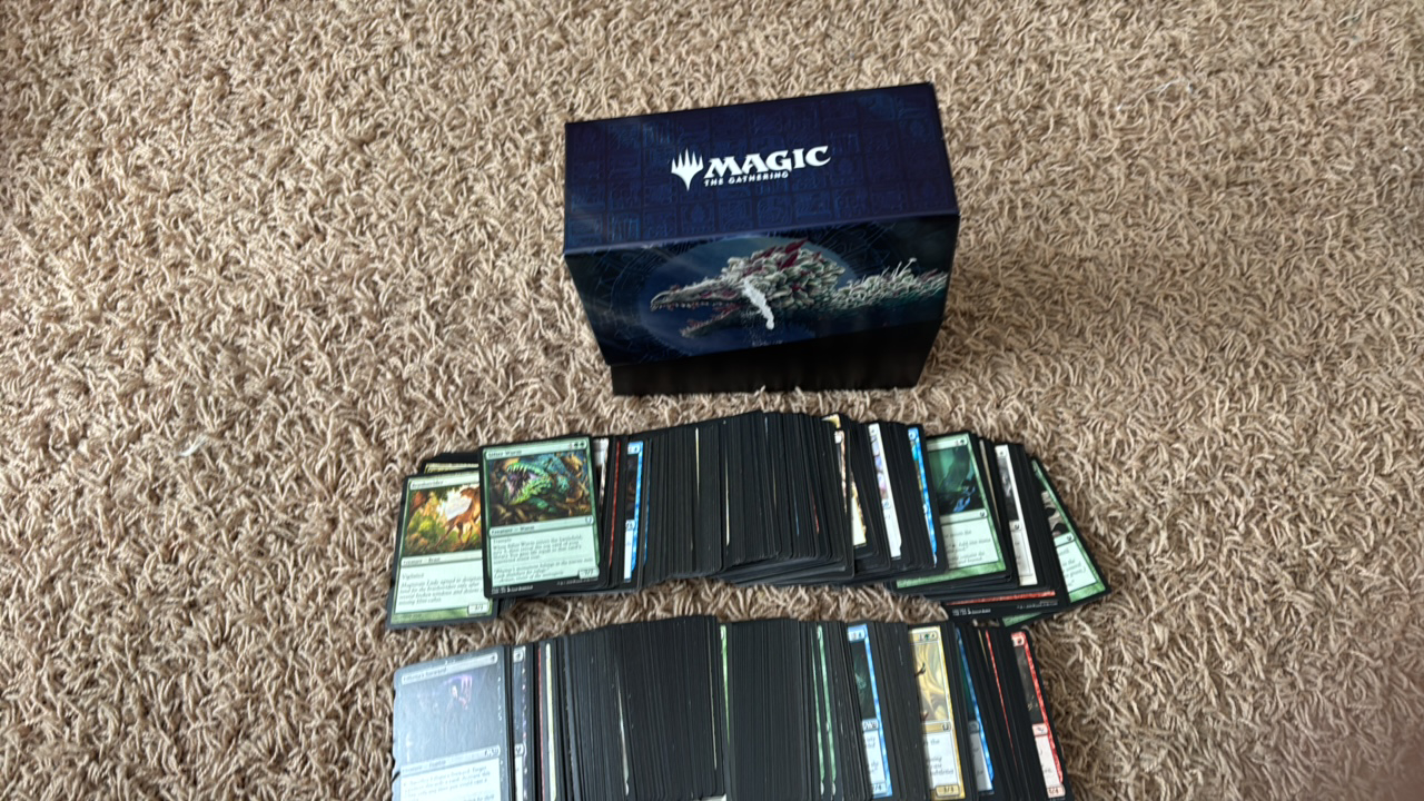 lot 108 image: Magic the Gathering Bulk Commons and Uncommons Cards, Nearly full Box, Hundreds of Cards