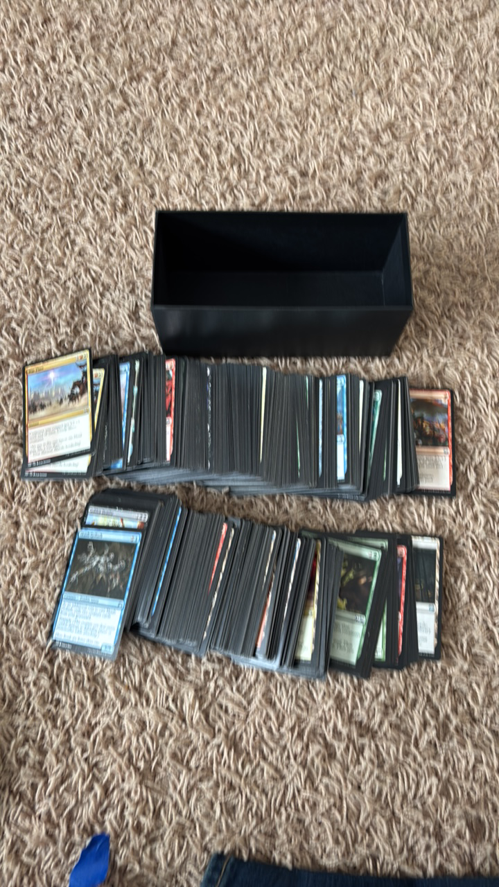 lot 109 image: Magic the Gathering Bulk Commons and Uncommons Cards, Nearly full Box, Hundreds of Cards