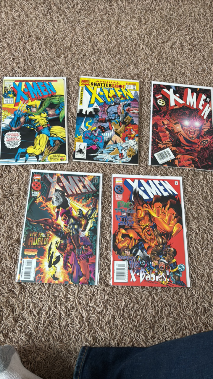 lot 125 image: X-Men Comic Book Lot, Some Older Vintage, 5 Comics