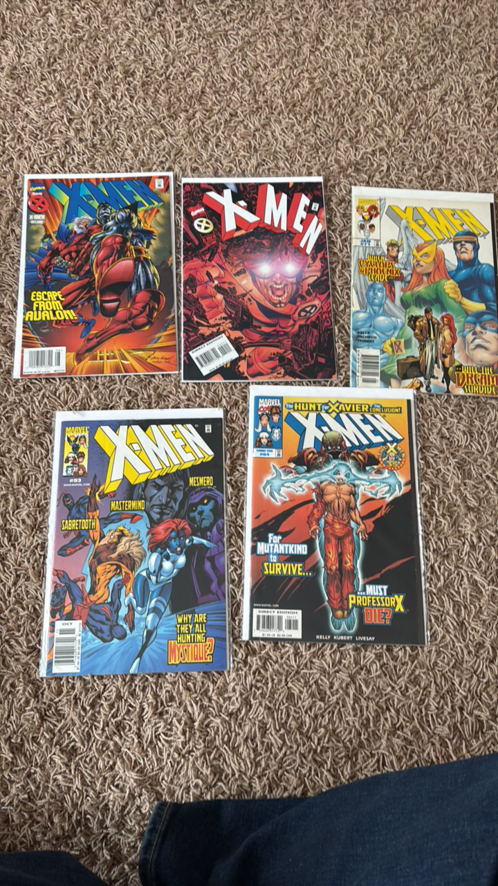 lot 126 image: X-Men Comic Book Lot, 5 Comic Books