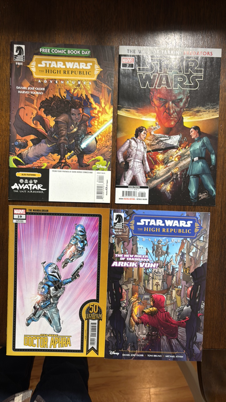 lot 254 image: Star Wars Comics Lot, 4 Comics