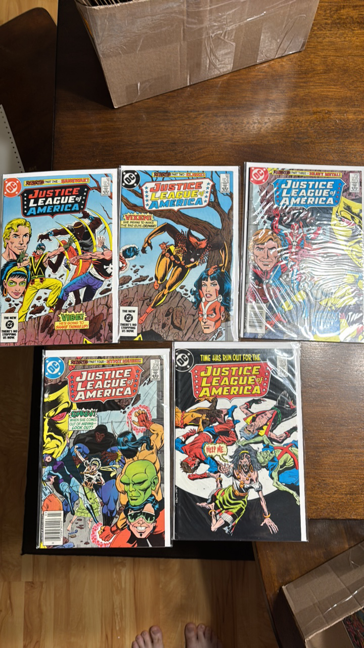 lot 329 image: Justice League of America Vintage Comic Book Lot, 5 Comics DC