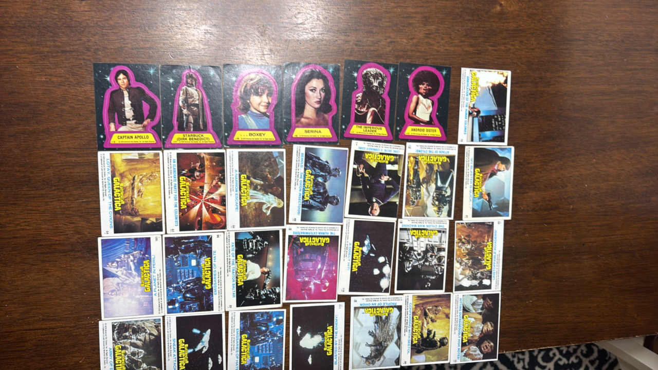 lot 354 image: 1978 Battlestar Galactica Trading Cards, 28 Cards and Stickers