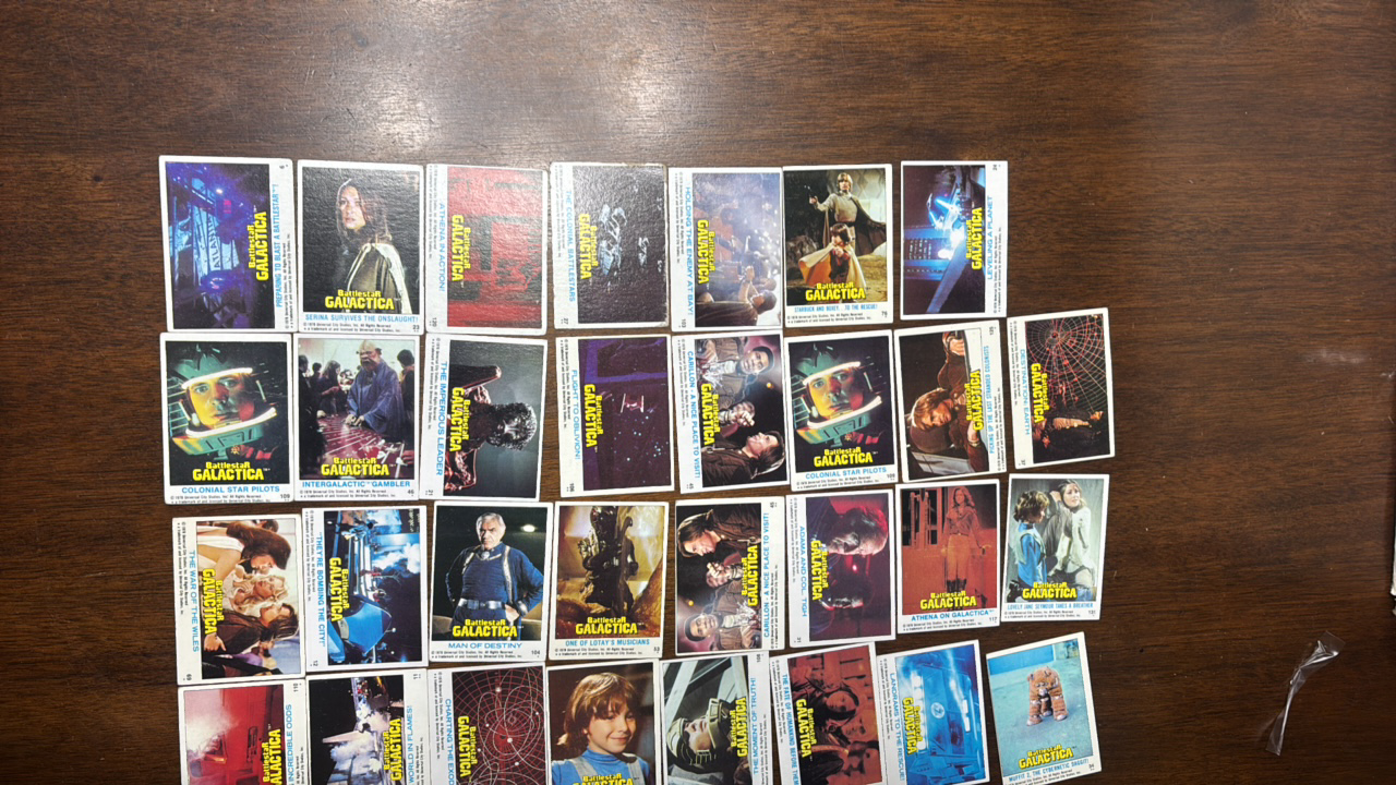 lot 355 image: Battlestar Galactica Trading Cards, 1978