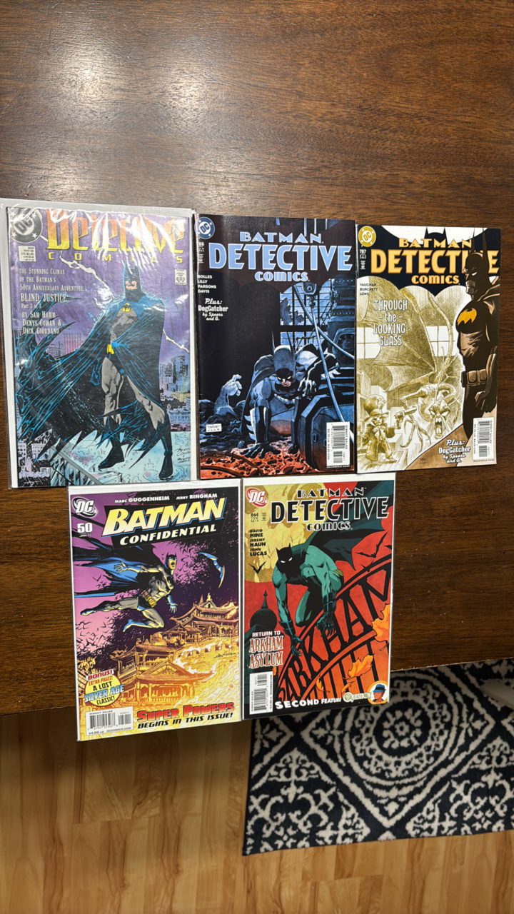 lot 364 image: Batman Detective Comic Book Lot, 5 Comics