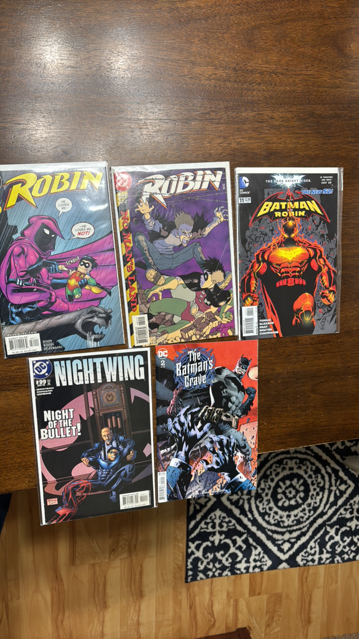 lot 365 image: Robin, Nightwing and Batman Comic Book Lot, 5 Comics