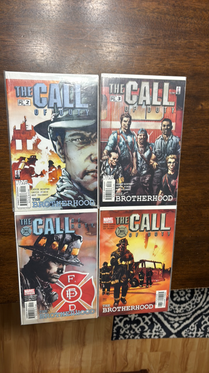 lot 384 image: The Call of Duty Comic Book Lot, 4 Comics