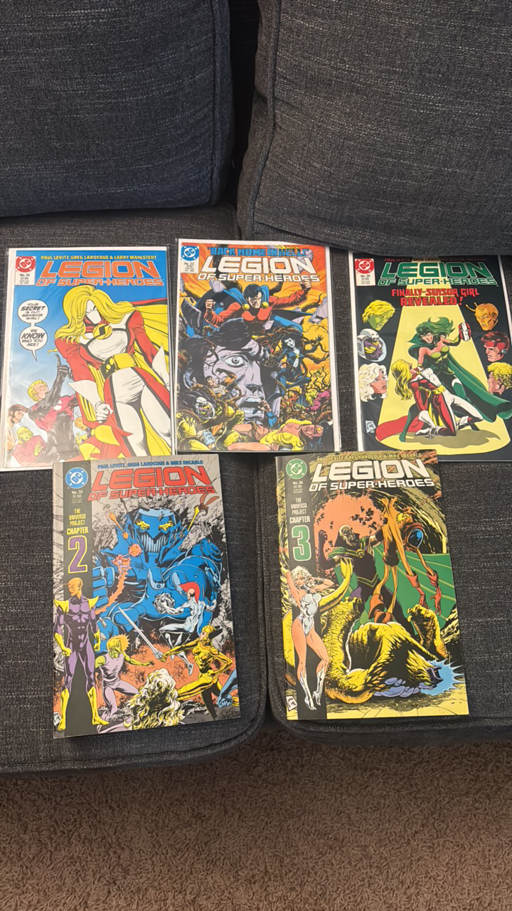 lot 402 image: Legion of Super Heroes Comic Book Lot, Issues 23,24,25,33,34 DC Comics