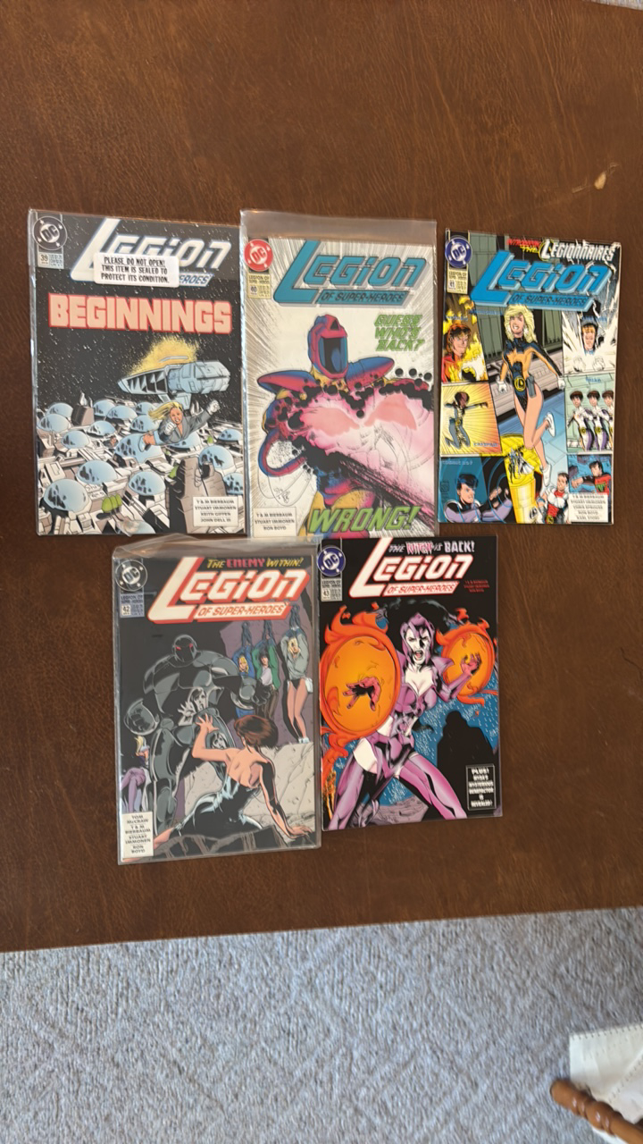 lot 403 image: Legion of Super Heroes Comic Book Lot, DC Comics Issues 39,40,41,42,43