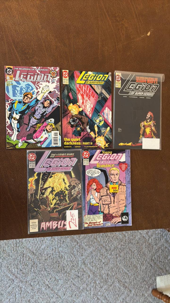 lot 420 image: Legion of Super Heroes DC Comics Lot, Issues 0,22,28,30,31