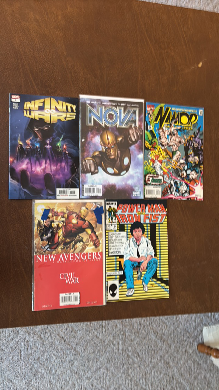 lot 427 image: Marvel Comic Books Lot, 5 Different Comics