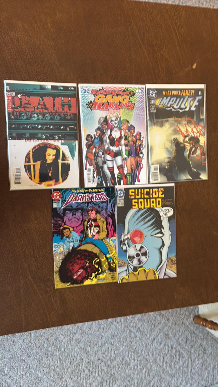 lot 440 image: DC Comic Books Lot, 5 Different Comics