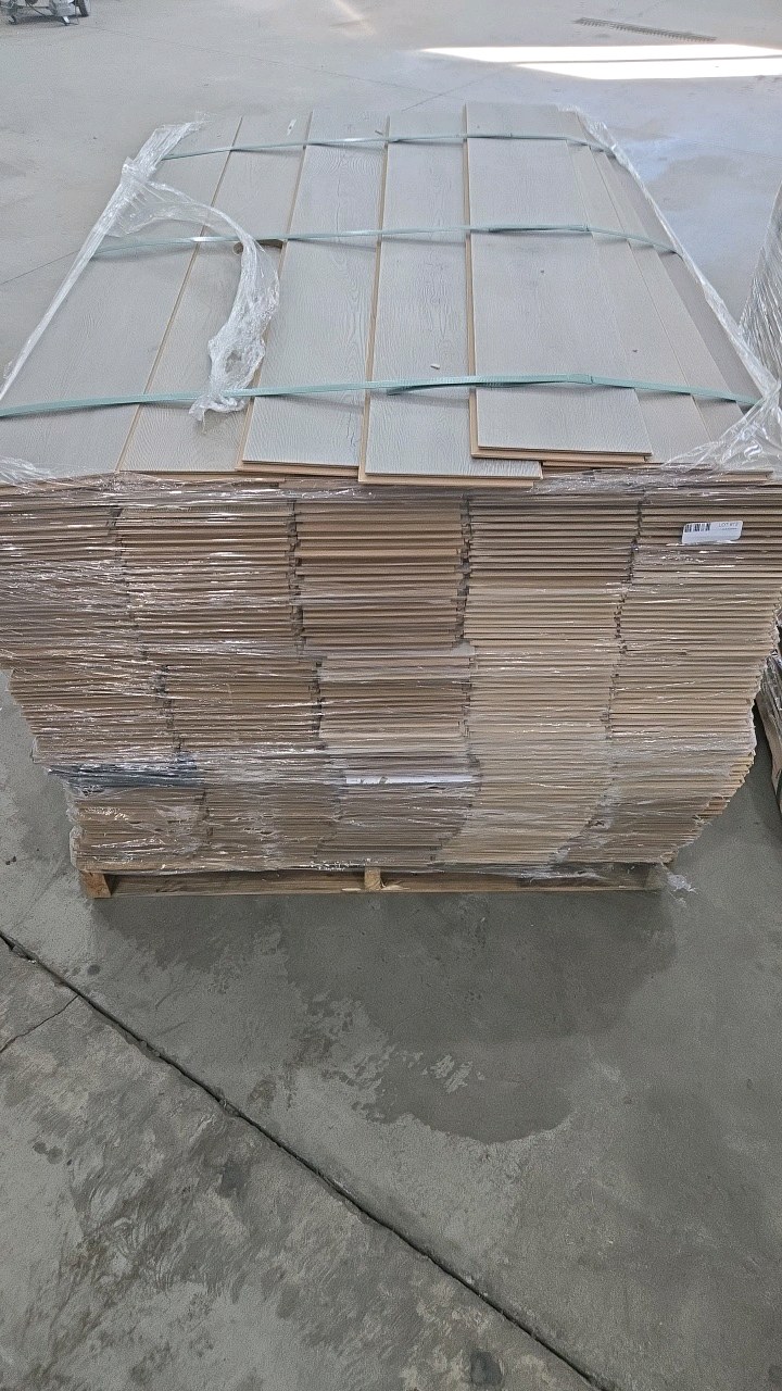 lot 13 image: Full Pallet of Laminate Flooring  Mohawk Brand