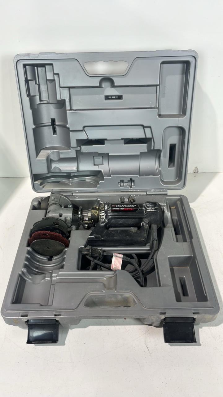 lot 118 image: Drywall Saw