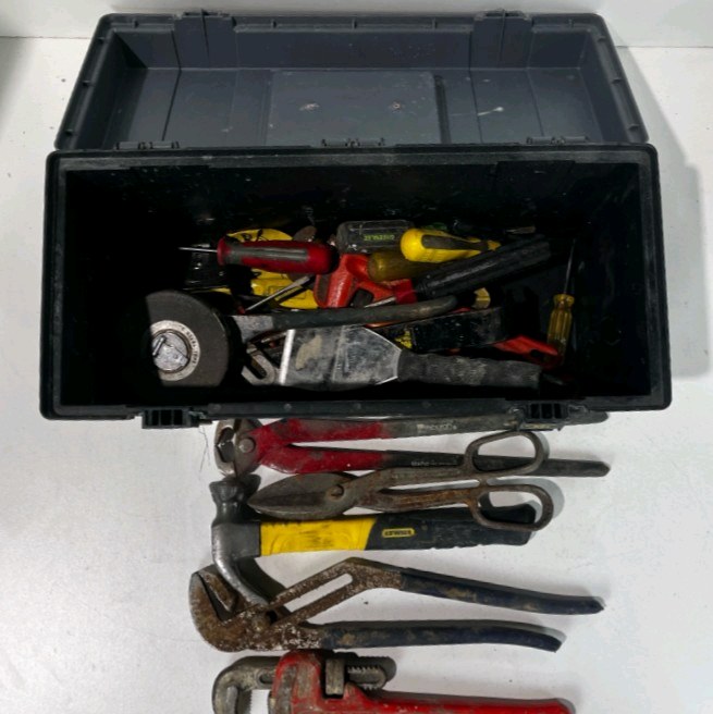 lot 130 image: Tool Box of Tools