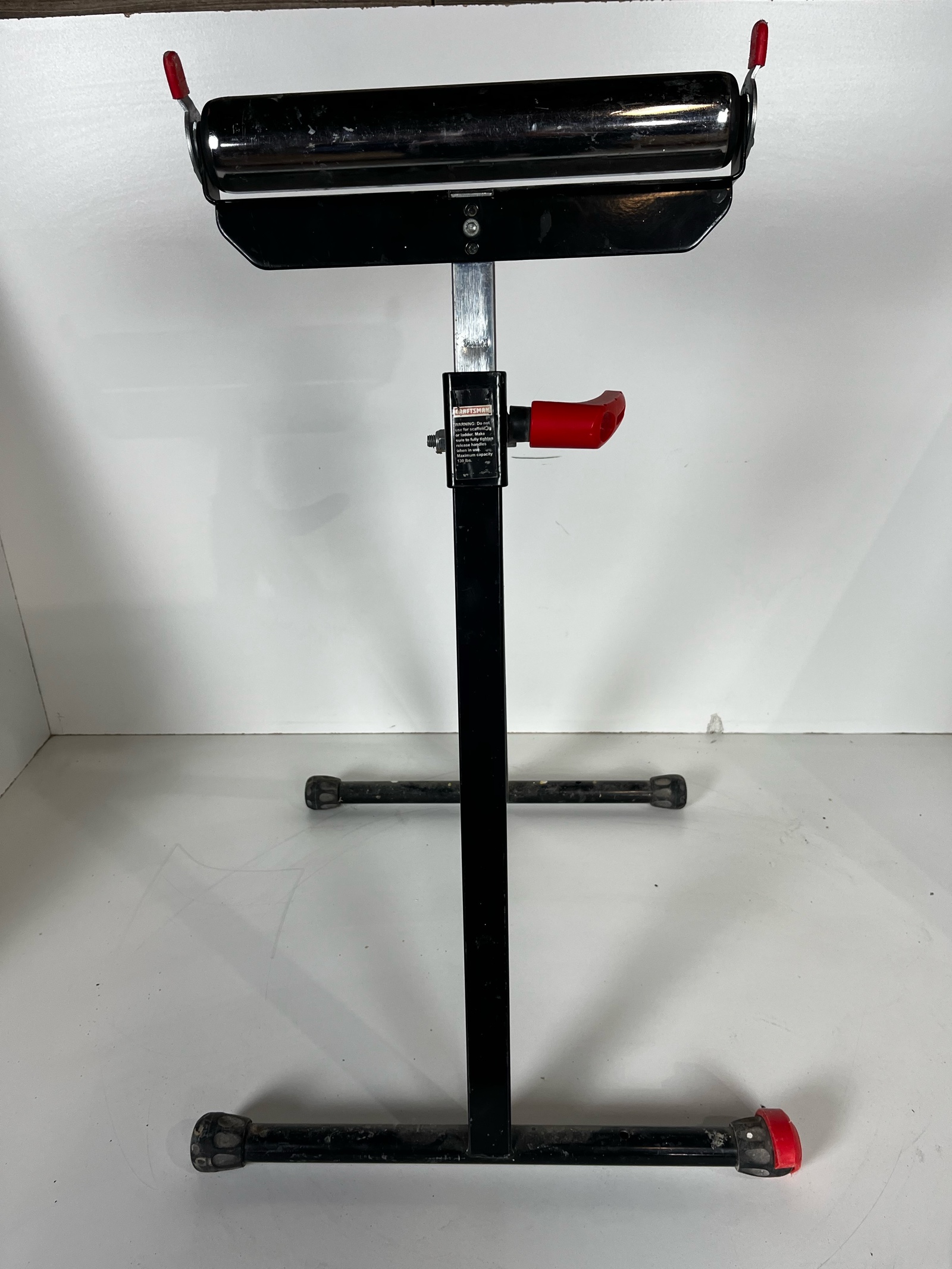 lot 14 image: Craftsman Roller Stand