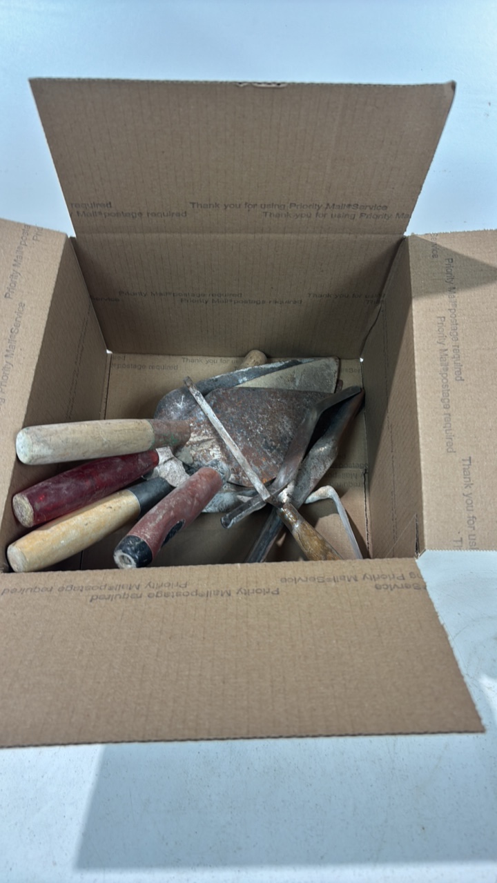 lot 150 image: Masons Trowels And Tuckpointing Trowels