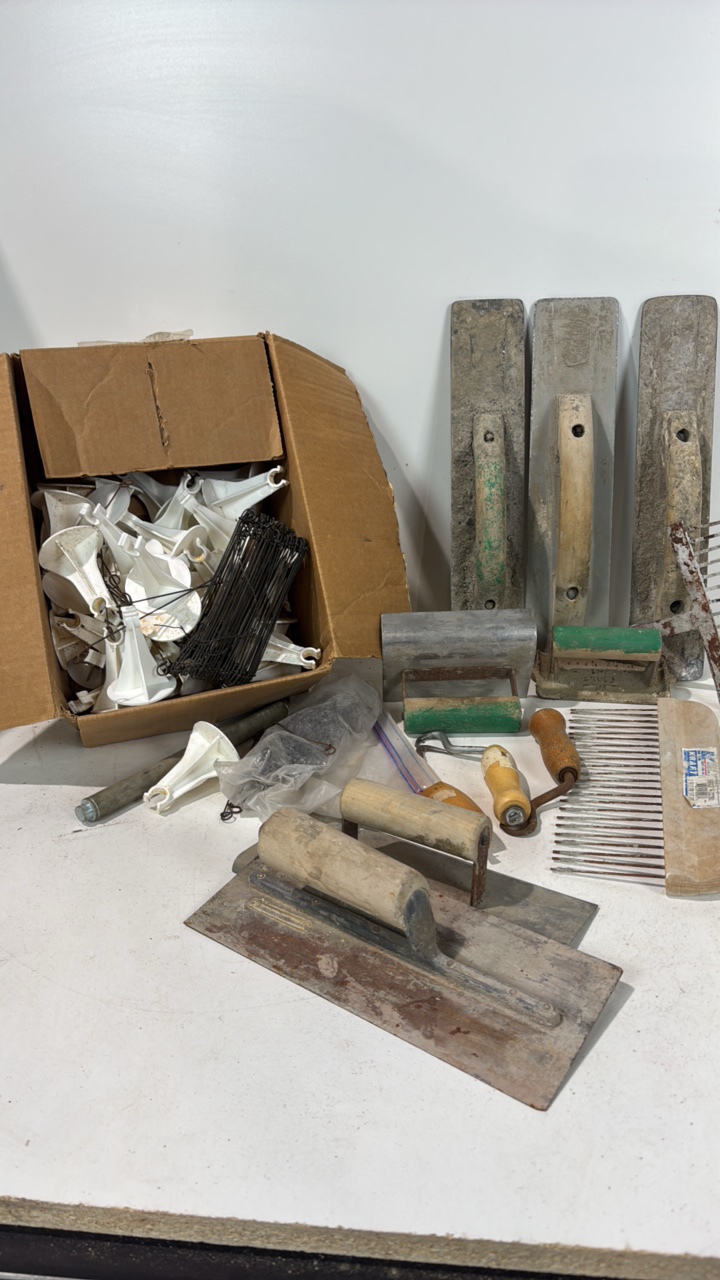 lot 154 image: Concrete Tools And Supplies