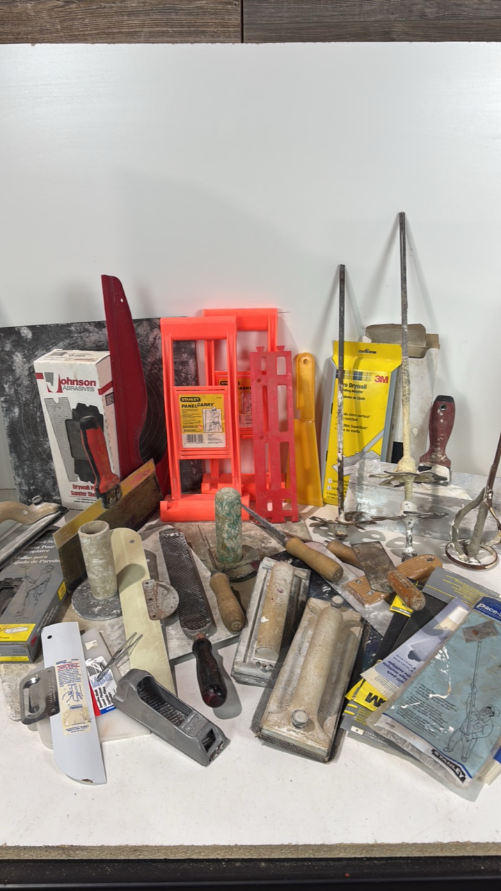 lot 157 image: Drywall Tools And Supplies