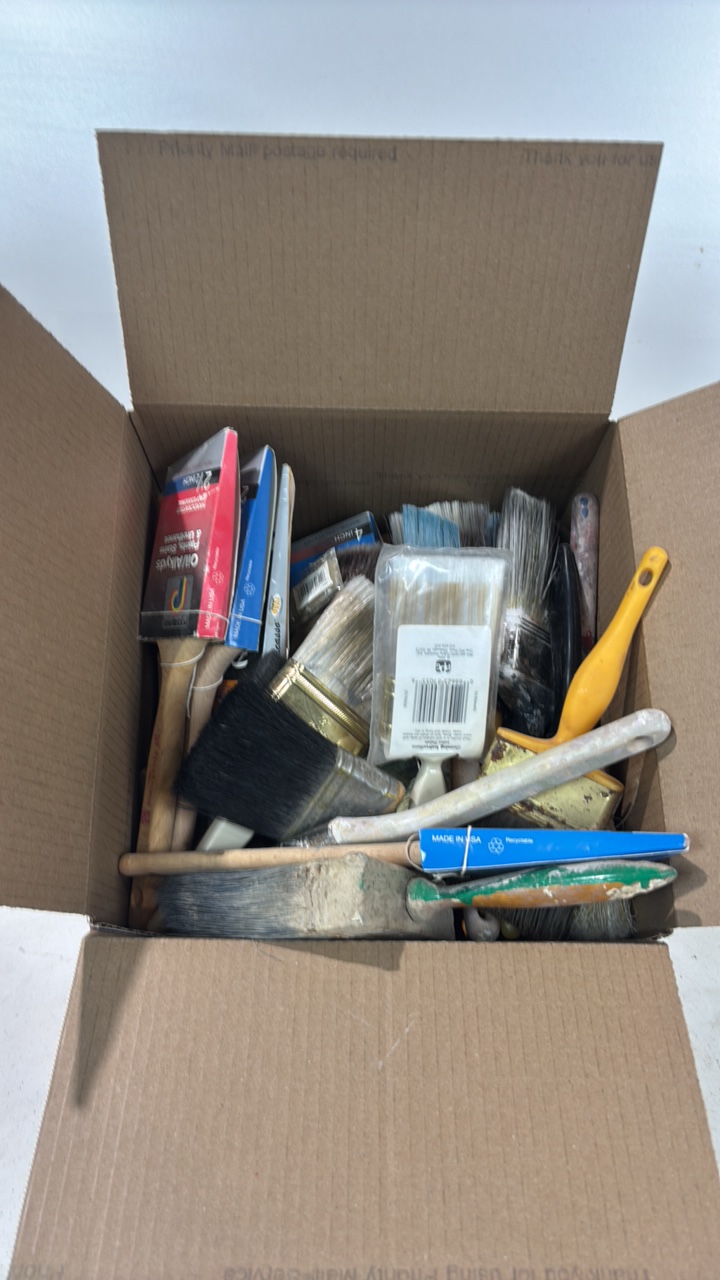 lot 159 image: Paint Brushes