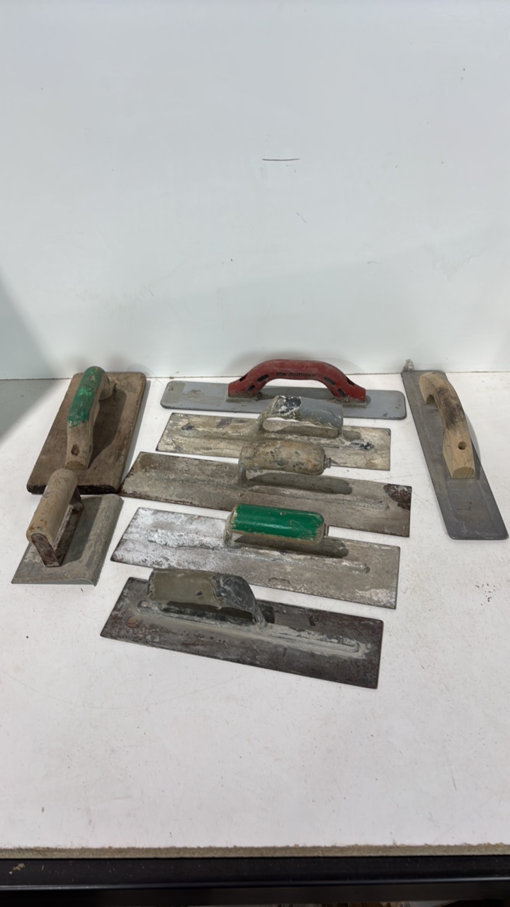 lot 160 image: Concrete Tools