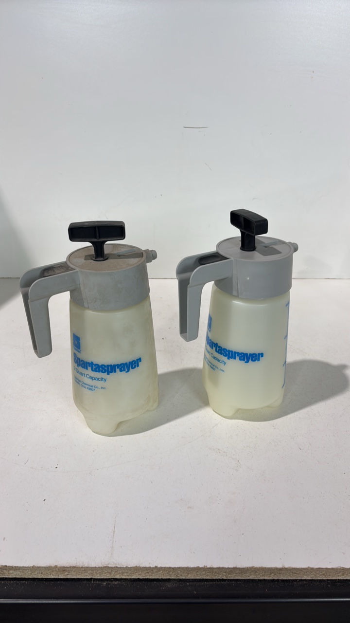 lot 187 image: Lot Of Hand Pump Sprayers