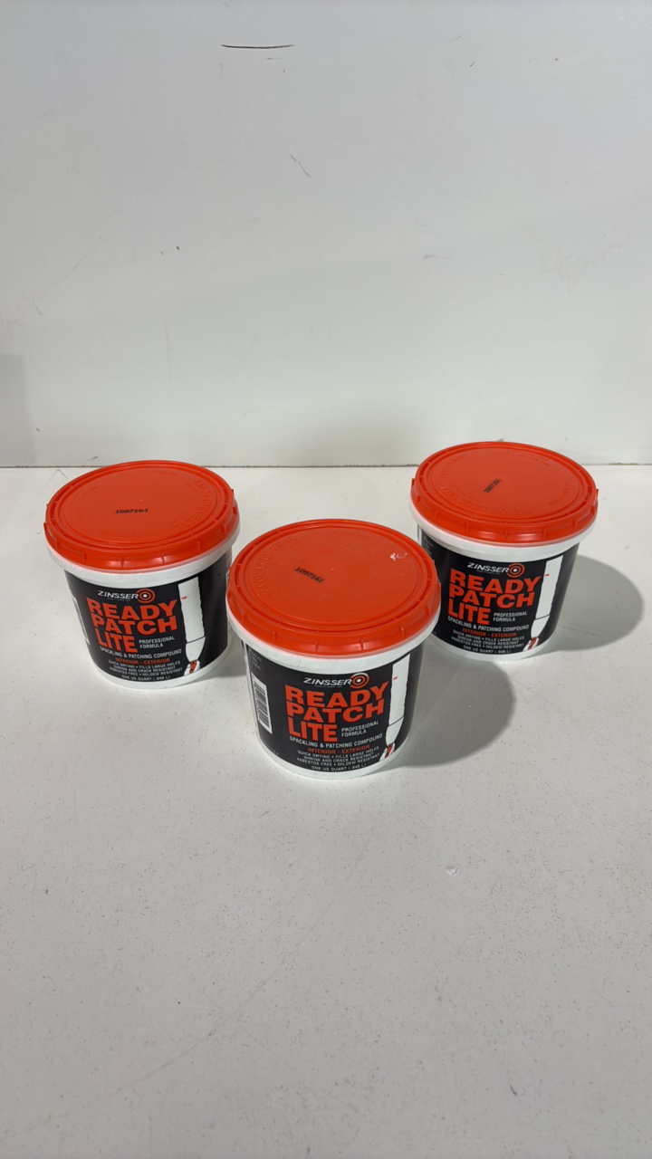 lot 193 image: Lot Of Spackling