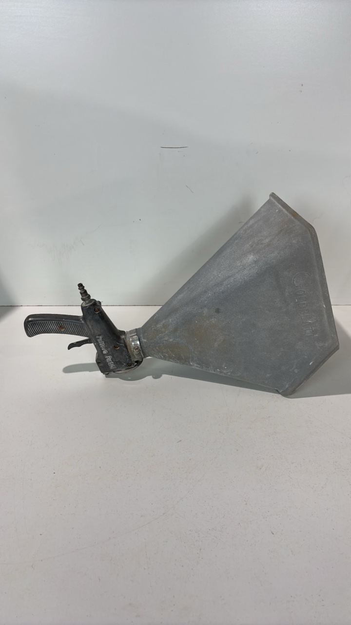 lot 214 image: Drywall texture gun