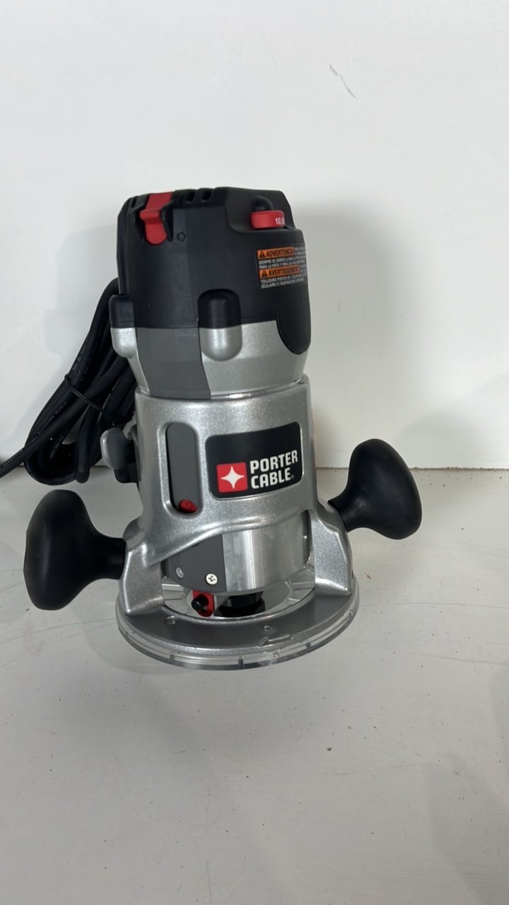 lot 22 image: Porter Cable Router