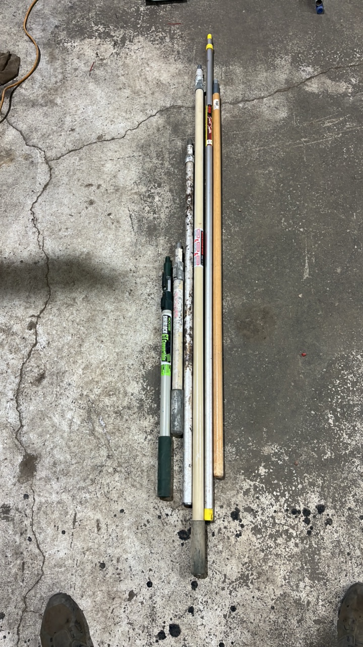 lot 224 image: Extension Poles