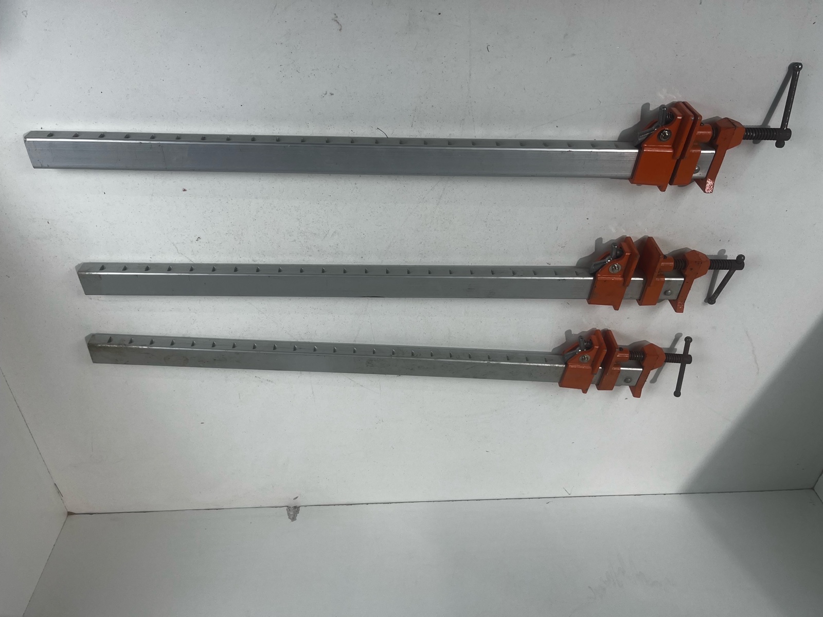 lot 237 image: Lot of bar clamps - 24 and 32 opening