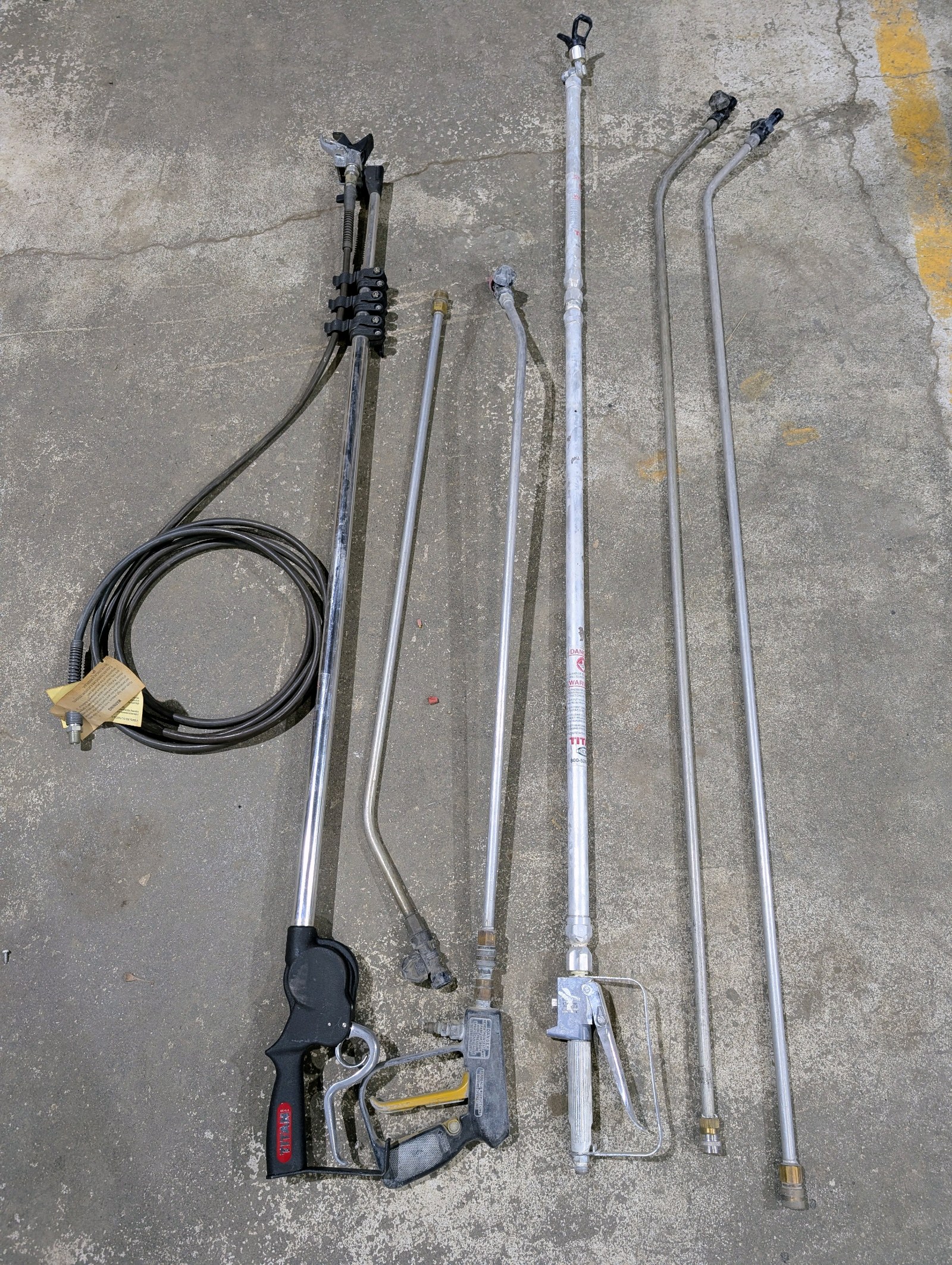 lot 249 image: Paint Sprayer Guns and Extensions