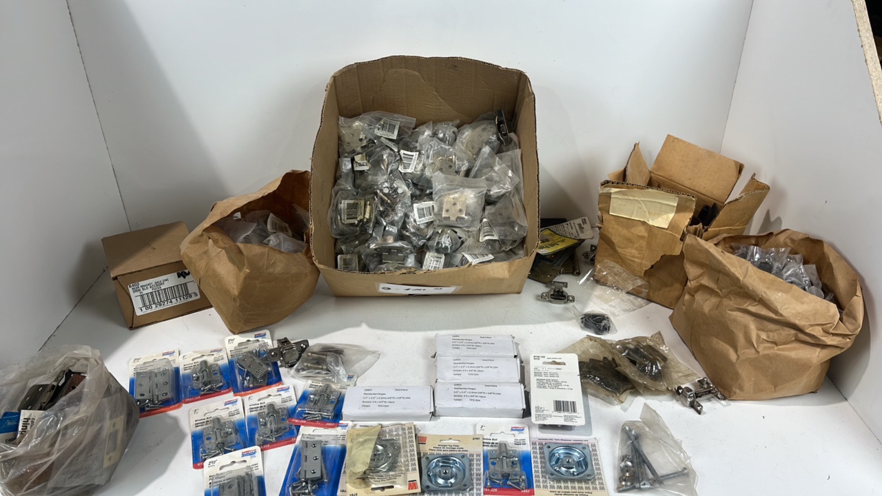 lot 266 image: Lot of Cabinet & Door Hardware