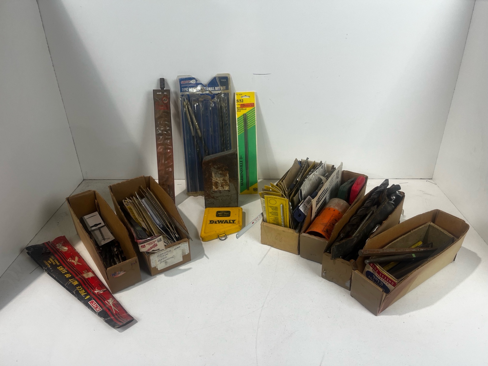 lot 271 image: Lot of Drill Bits, Sawzall Blades and more
