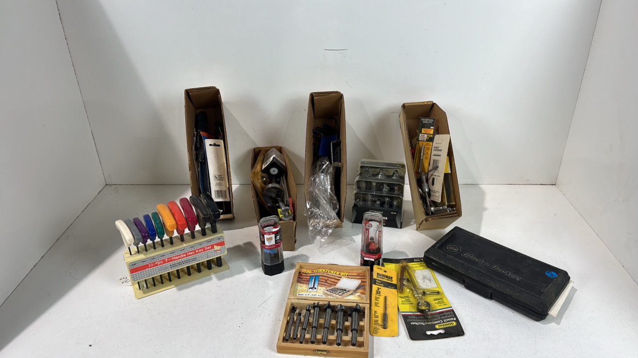 lot 272 image: Lot of Bits, hex keys and utility blades